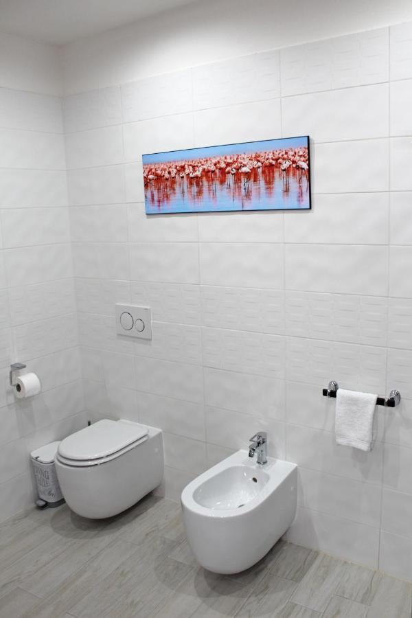 Flamingo Luxury Apartment Ajpsardinia Cagliari Buitenkant foto